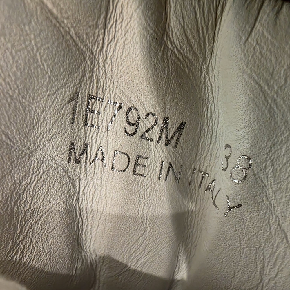 💯 Authentic Prada White and Black Leather Sneakers - Picture 14 of 15
